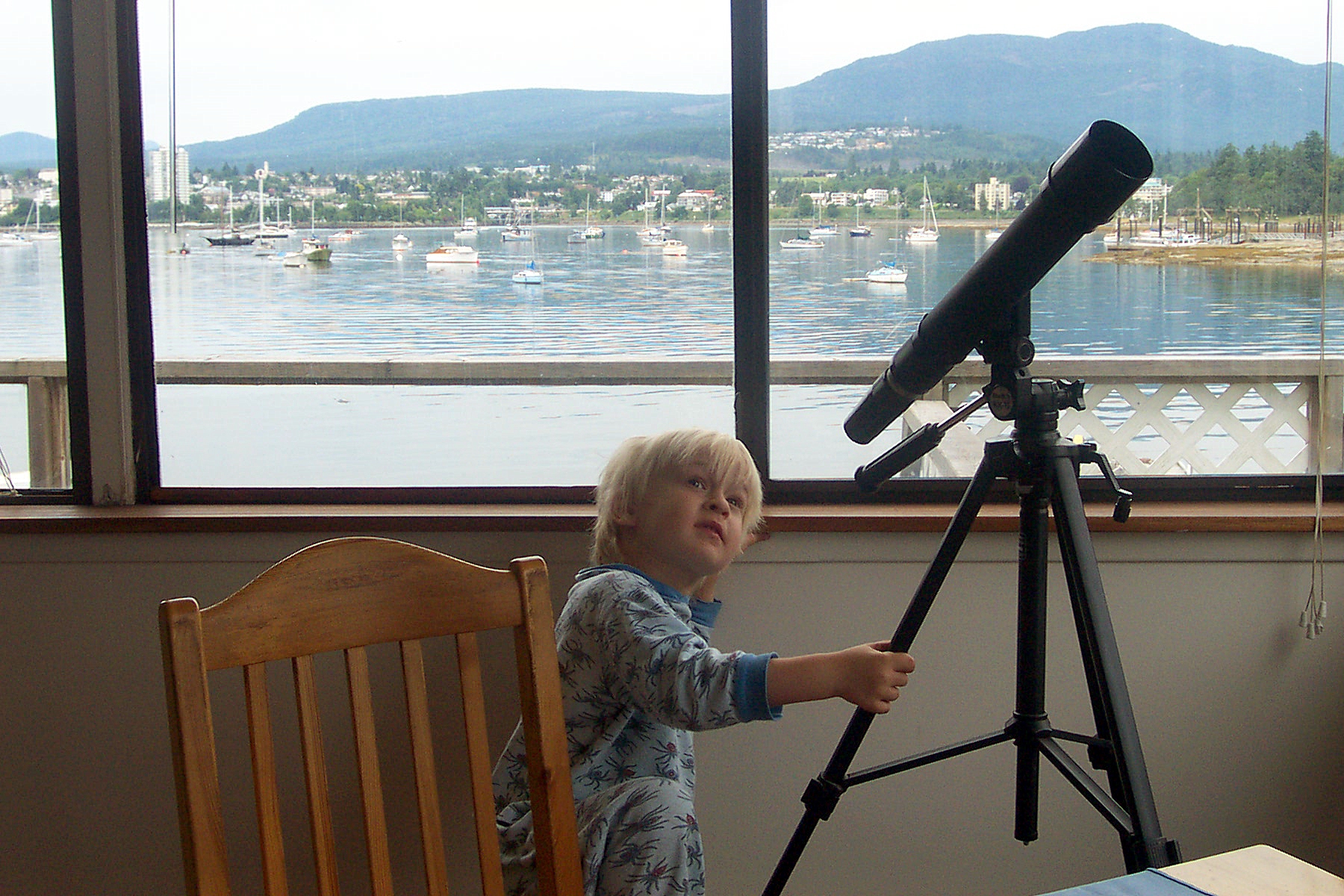 Kid and Telescope